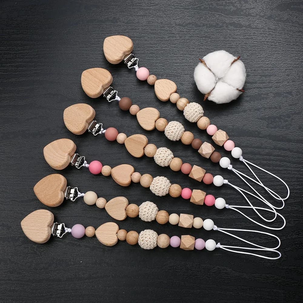 Nouveau coeur bébé Anti-chute chaîne sucette Clips perles de Silicone infantile mamelon apaiser sucette chaîne Clips factice support mamelon pince