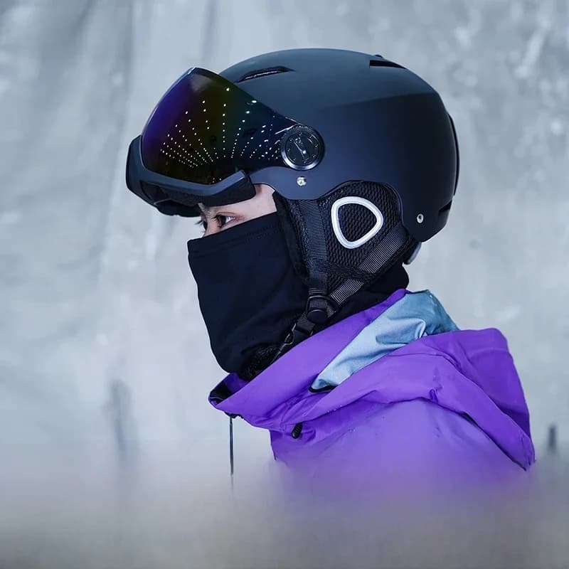 Eastinear 2024 nouveau casque de Ski professionnel en plein air chaud Anti-collision miroir casquette intégré équipement de Ski pour hommes et