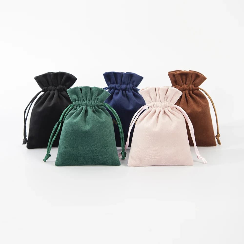 Organisateur de bijoux en velours avec Logo personnalisé, 100 pièces, petit sac cadeau tactile en peluche avec cordon de serrage, pochette de