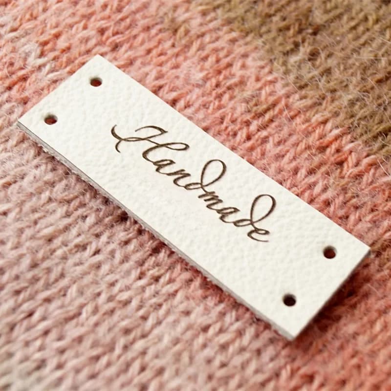 Étiquettes en crochet personnalisées pour vêtements, 30 pièces, en cuir, fait à la main, logo, tricot, chapeaux, accessoires de bricolage