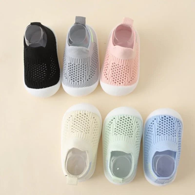 Chaussettes à semelle souple pour bébé, chaussures en maille unisexes, chaussettes de sol antidérapantes pour enfants 0-3T, chaussures de marche