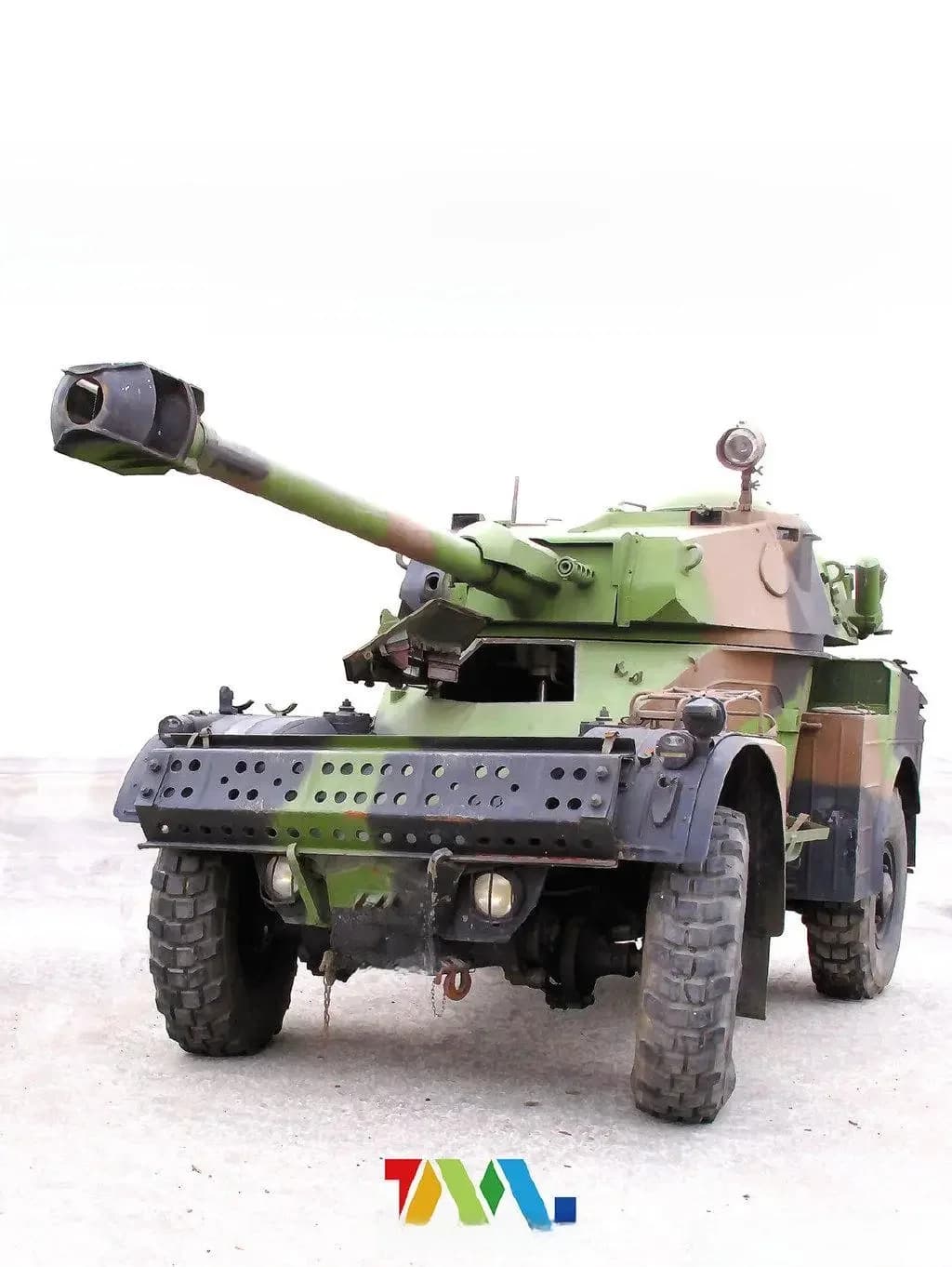 Tiger 4635 Kit de modèle de voiture blindée légère à l'échelle 1/35 Panhard AML-90