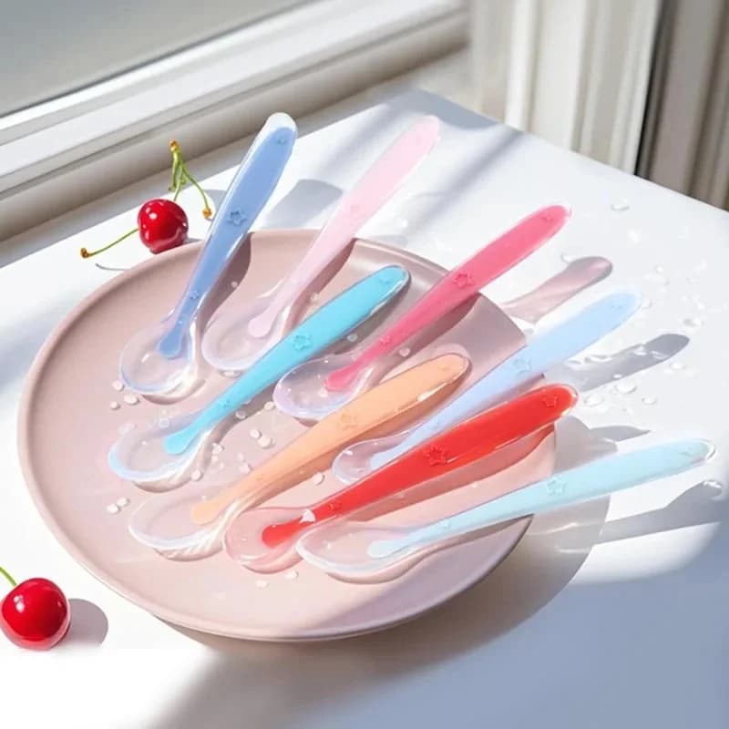 Cuillère d'apprentissage en Silicone pour bébé, 9 couleurs, motif étoile, grand petit ensemble de cuillères, cuillère d'alimentation en Silicone