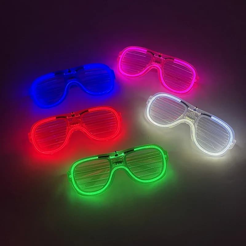 Lunettes LED lumineuses en forme de cœur, 5 couleurs, fournitures de fête qui brillent dans la nuit, cadeaux de fête néon pour enfants et adultes
