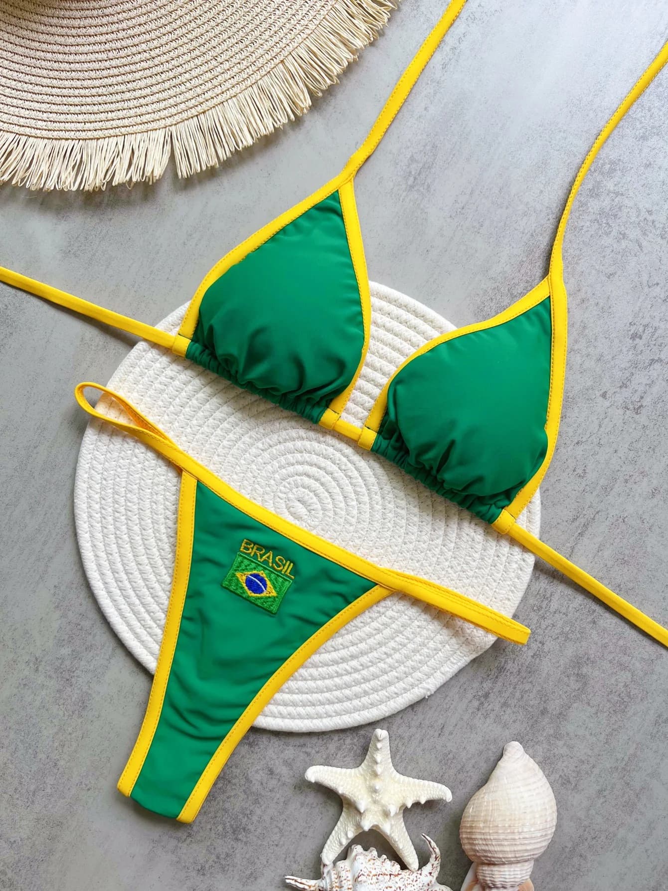 Maillot de bain brésilien femmes Sexy 2 pièces Mini Bikini ensemble Triangle licou dos nu string plage maillot de bain été 2025 nouveau Style