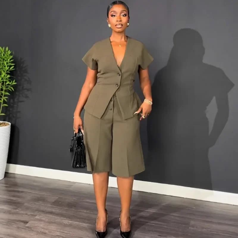 Doyerl élégant mode deux pièces ensemble femme vêtements de travail bureau dame à manches courtes col en v haut et genou longueur Shorts