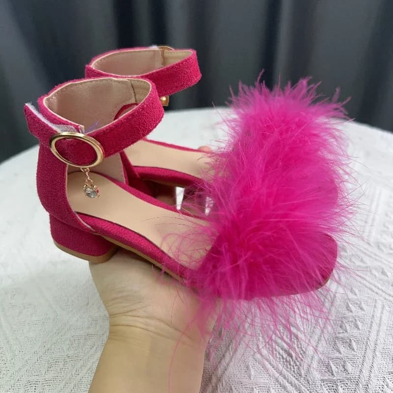 Nouvelles filles sandales à talons bas été moelleux enfants princesse défilé chaussures bout ouvert polyvalent enfants mode sandales de fête de