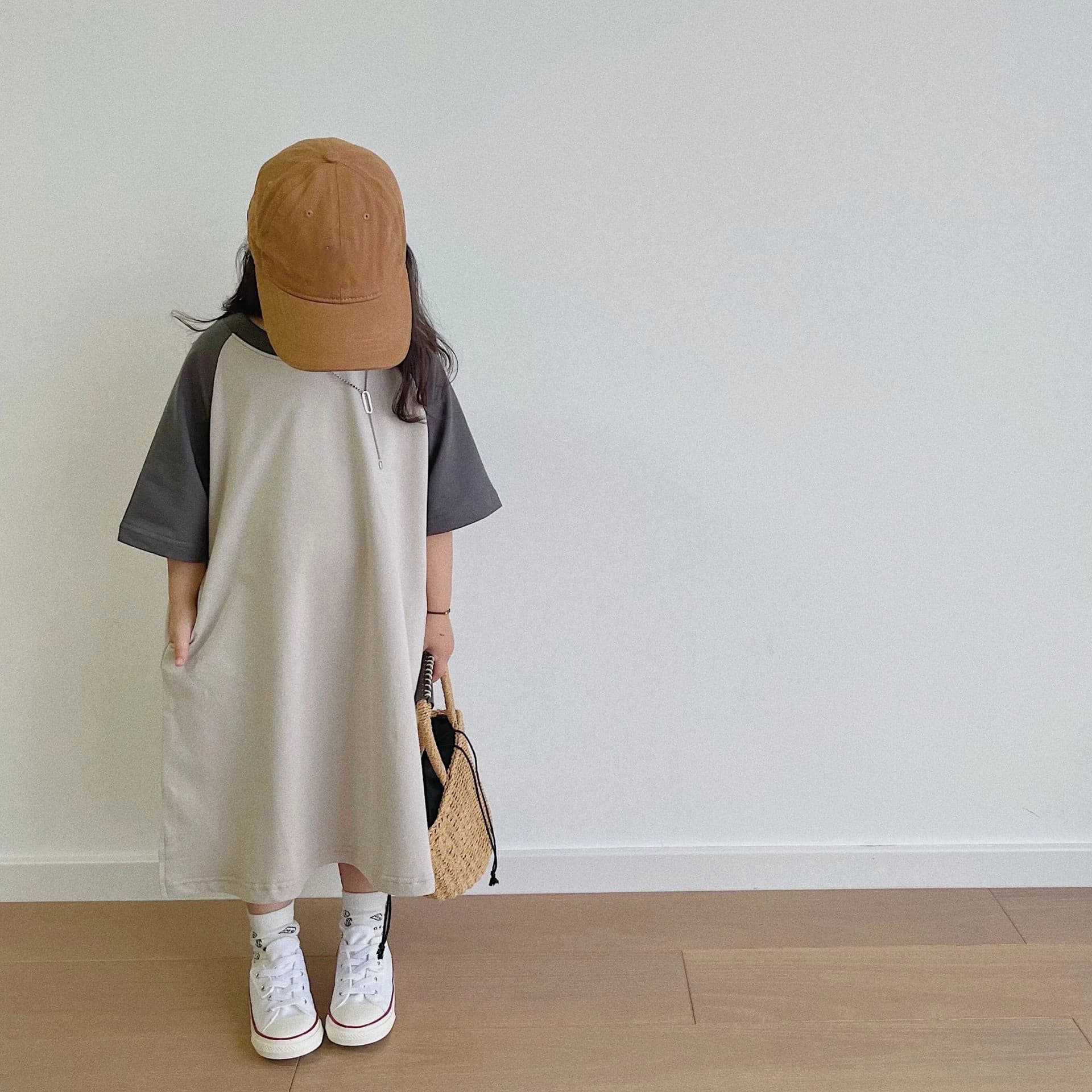 Printemps été nouveaux vêtements pour enfants filles japonaises couture à manches courtes T-Shirt robe lettre impression Parent-enfant robe