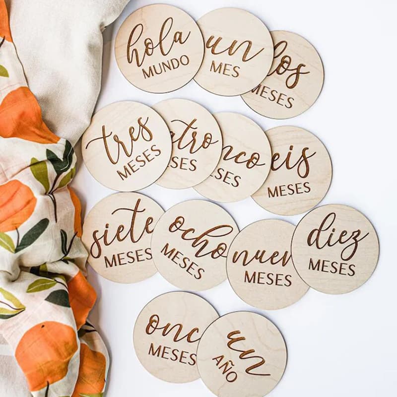 Disque de jalon mensuel en bois espagnol, réception-cadeau pour bébé, nouvelle maman, papa, cadeau pour parents, accessoires Photo pour