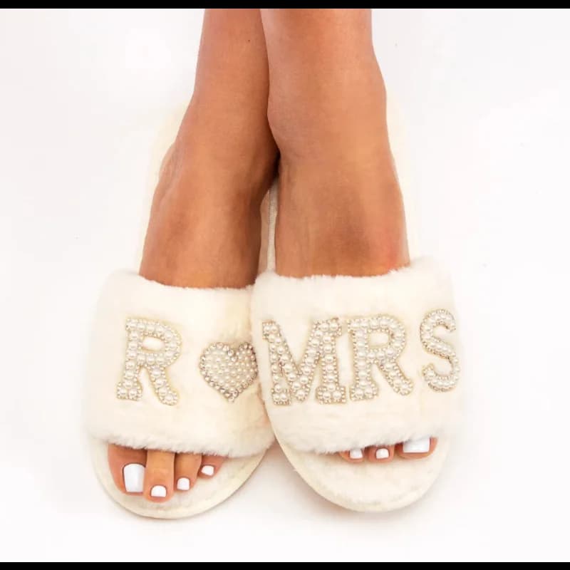 Pantoufles moelleuses personnalisées pour mariée et future, pantoufles à Patch de perles, cadeaux de demoiselle d'honneur, décoration de mariage