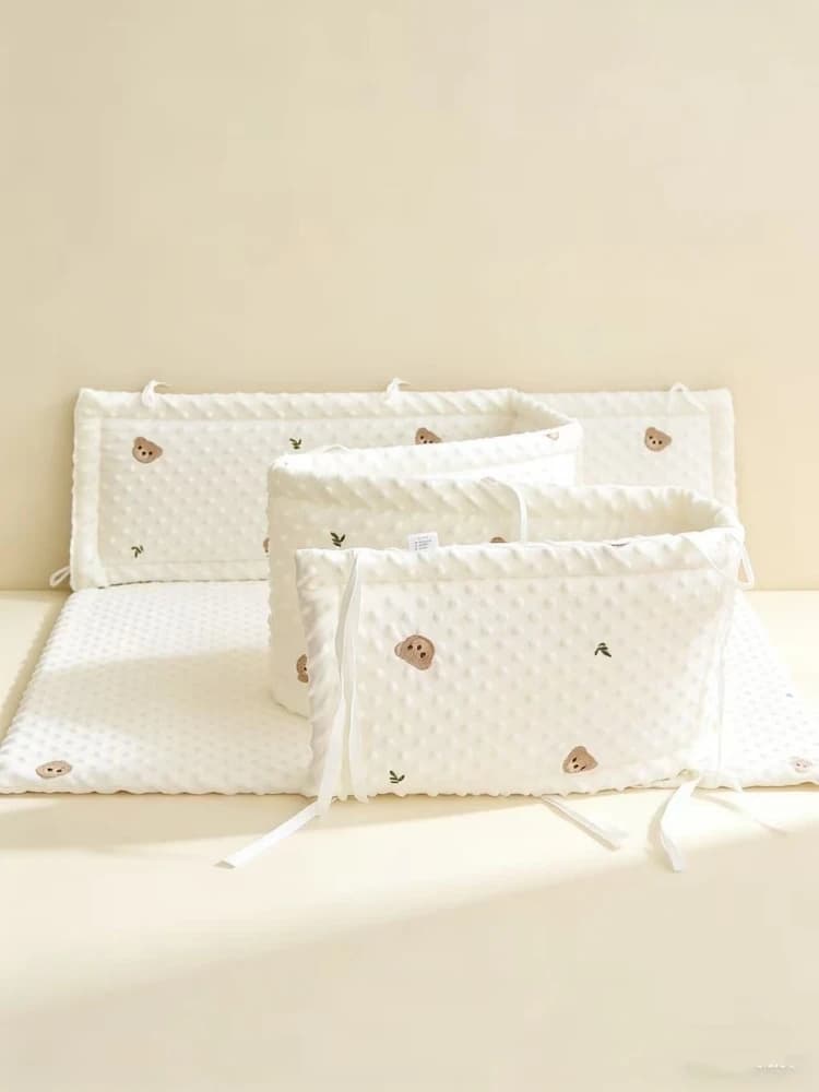 Pare-chocs de lit bébé en coton imprimé épaissi, protection de berceau monobloc, coussins de protection pour lit bébé, motif ours