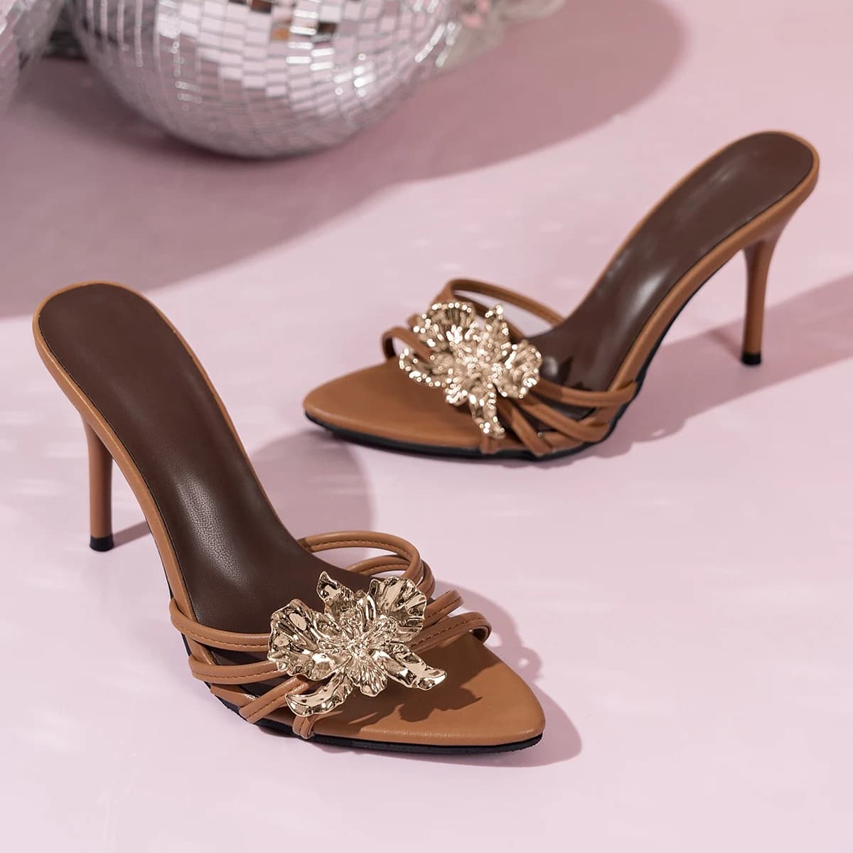 Mules Stiletto élégantes à fleurs en métal doré pour femmes, escarpins à talons hauts et bande étroite, chaussures de soirée pour dames