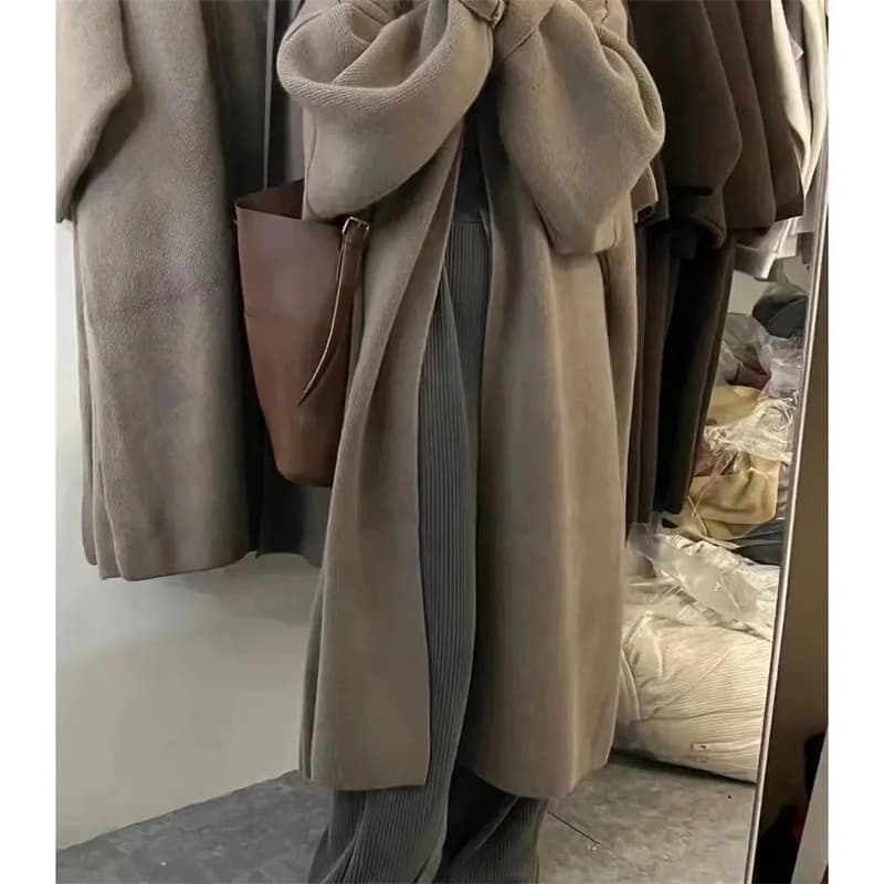 Pull cardigan mi-long au genou pour l'automne et l'hiver, style paresseux, sensation de manteau, veste douce, conception de ville et de niche