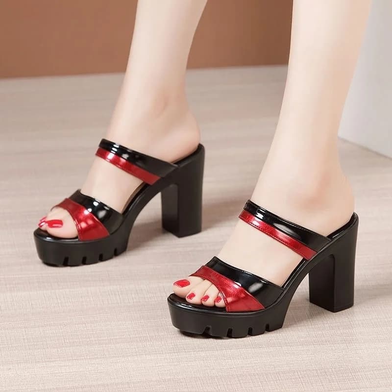 Taille 35-41 sandales d'été en cuir de haute qualité pour femmes pantoufles à talons hauts nouvelle plate-forme 2026 bout ouvert chaussure