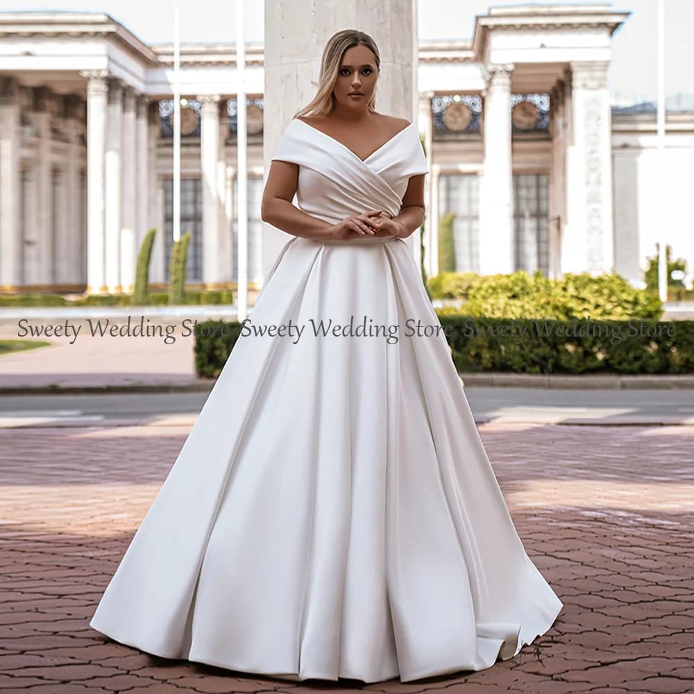Robe de Mariée en Satin, Grande Taille, Personnalisée, Col en V, Plis Froncé, Simple, pour Patients