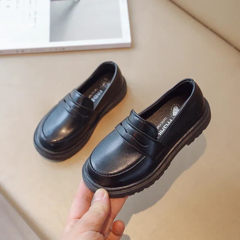 Chaussures en cuir pour enfants de Style britannique pour garçons, mocassins souples rétro noirs pour filles, nouvelle collection printemps 2025