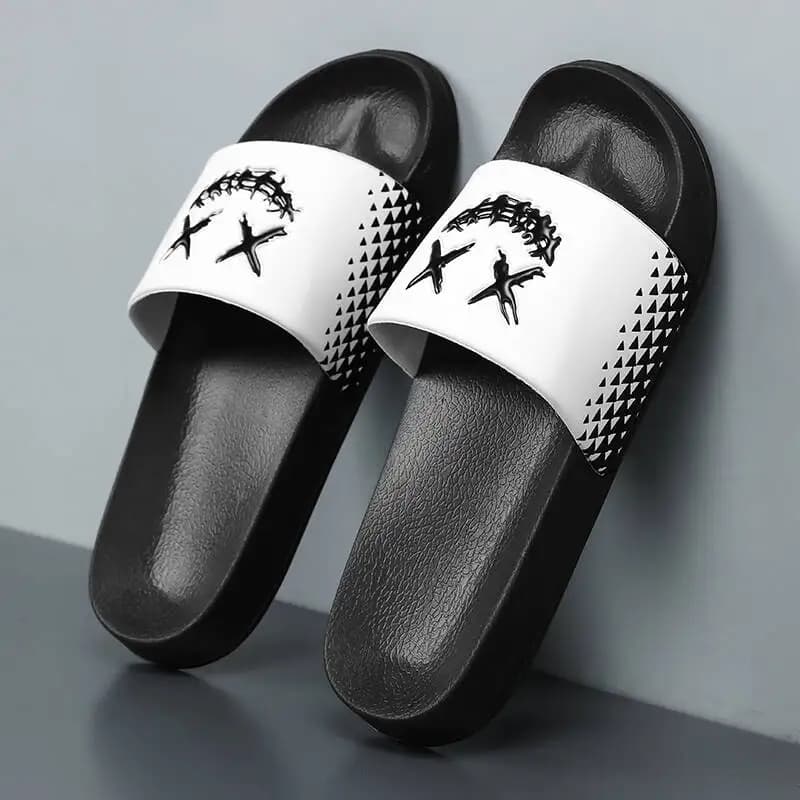 Claquettes de plage, sandales légères, sandales de haute qualité pour hommes et femmes, pantoufles de chambre, pantoufles de salle de bain,