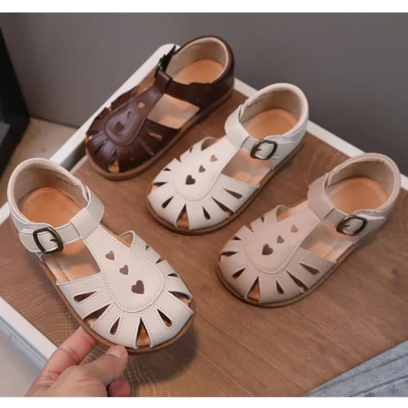 Sandales d'été découpées en forme de cœur pour bébés filles, chaussures de princesse Lolita, sandales de plage pour enfants, chaussures de