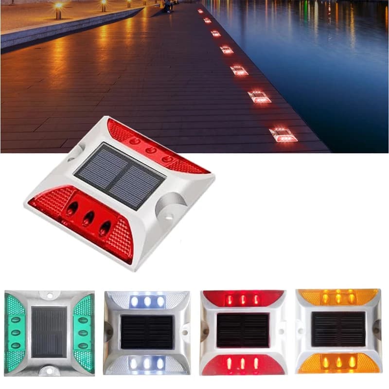 Populaire carré haute luminosité Ip68 clignotant ou toujours sur feu de signalisation réfléchissant en aluminium Led oeil de chat goujon de route