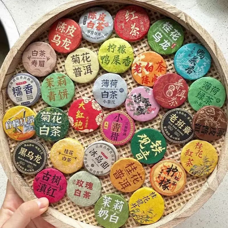 Bien-être nouveau modèle Shu Raw Puer petite gâteau au thé modèle 5 g/pièces circulaire Pu'er modèle coloré 30 divers Blacktea Pu erh origine