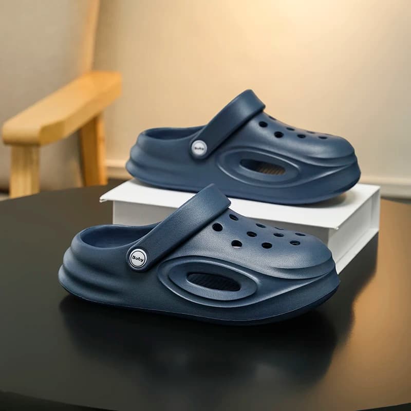 Sandales de plage pour garçons et filles, tongs réglables pour l'extérieur, sandales pour enfants, semelles souples et mignonnes, antidérapantes
