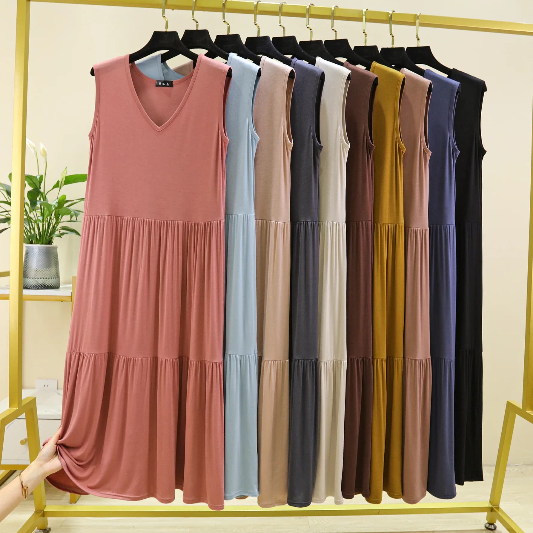 Robe longue à plusieurs niveaux pour femmes, débardeur, col en v, sans manches, décontractée, coupe trapèze, été