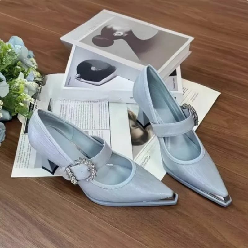 Nouveau tempérament polyvalent mode strass explosif une bande Ultra-doux bas bout pointu peu profond unique chaussures