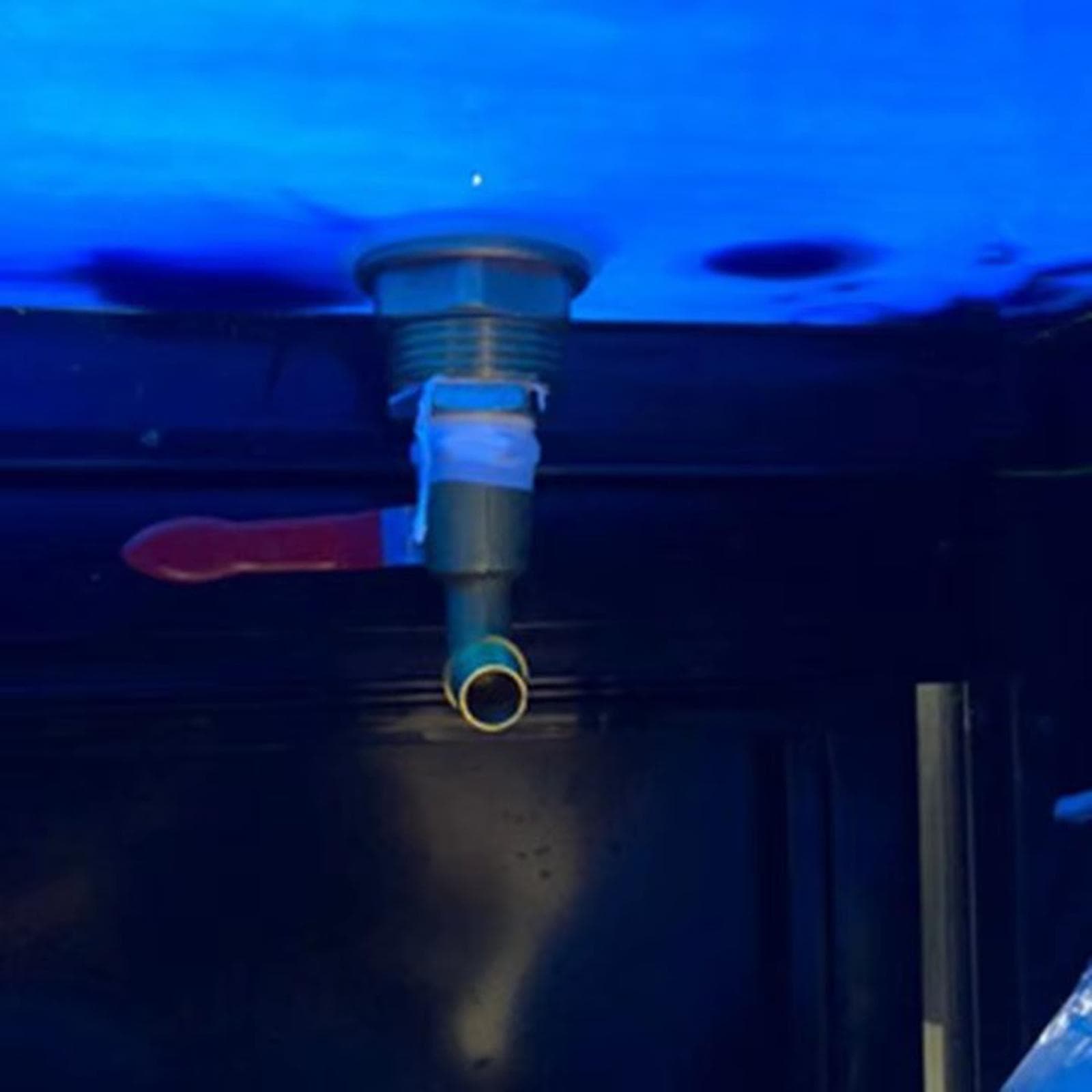 Raccord de cloison en laiton adapté aux réservoirs d'eau et aux tuyaux d'arrosage Conception résistante à la corrosion Réparations et entretien