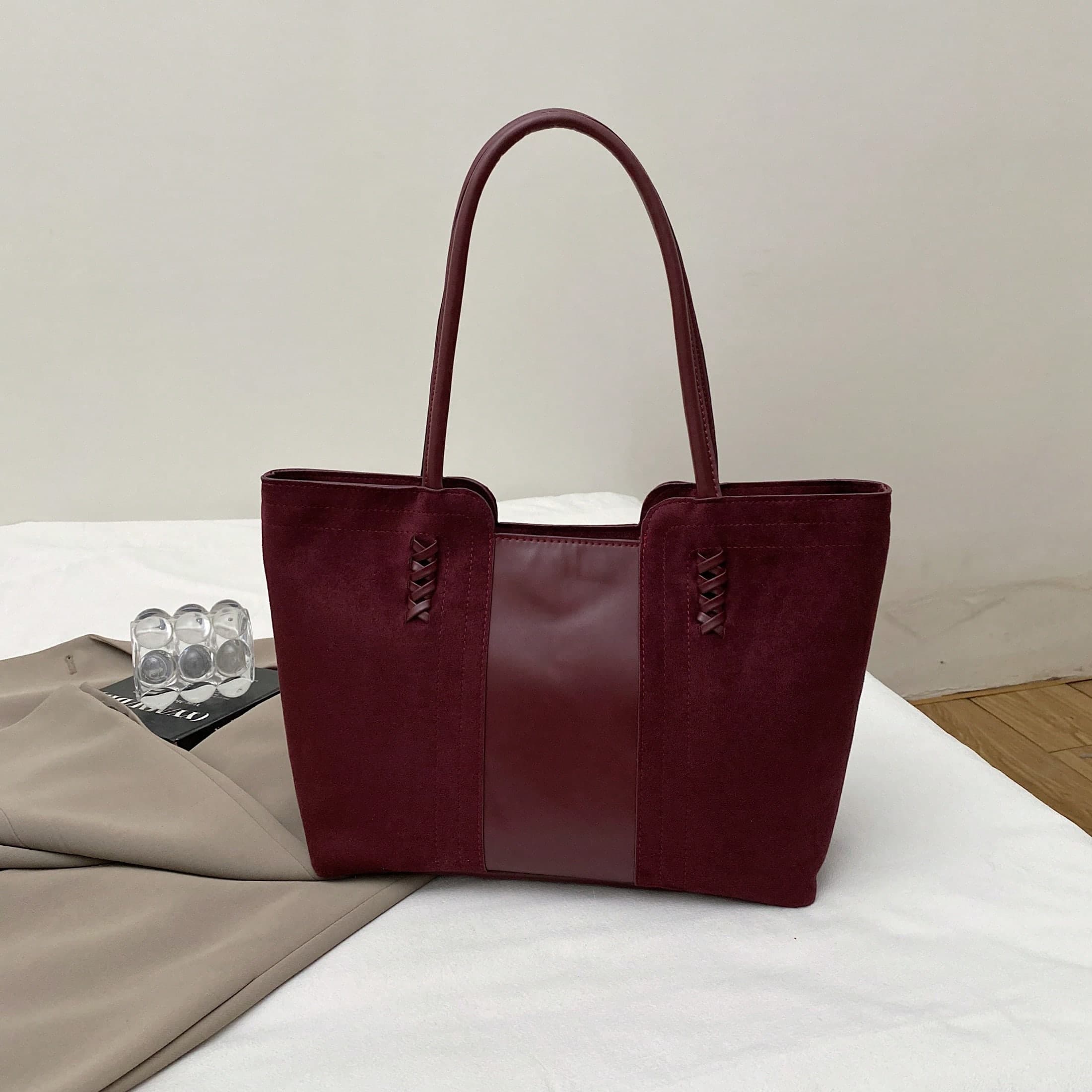 Sac fourre-tout à l'épaule de grande capacité et de couleur unie simple