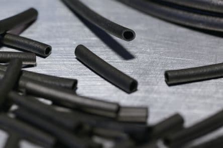 HellermannTyton Gaine de câble, Noir Extensible en Chloroprène,diamètre de câble: 28.0 mm, Long. 25m TH100BKX25M