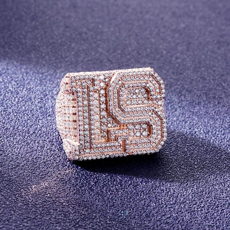 Dépôt pour bague lettre personnalisée en S925 et moissanite VVS1