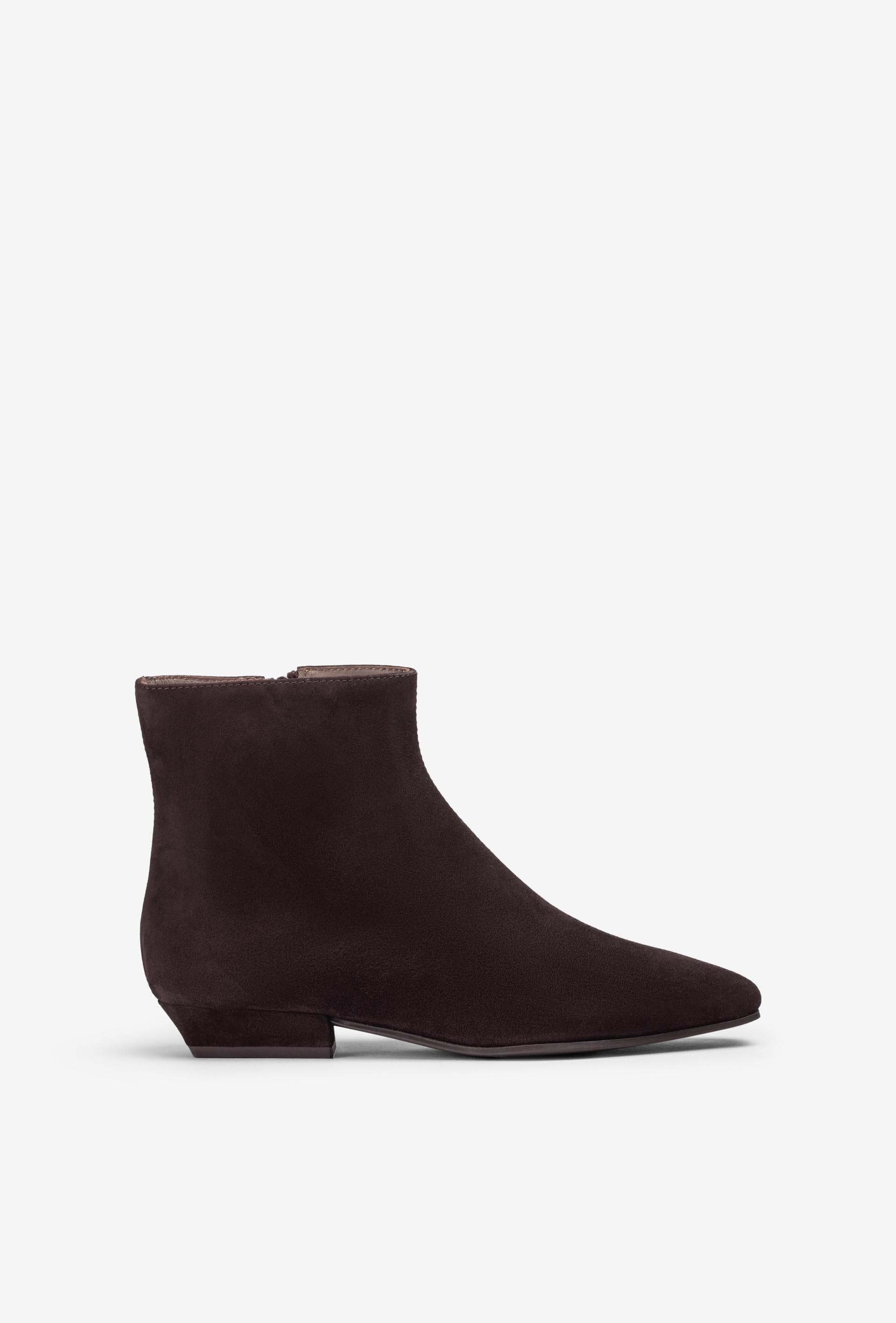 Stivaletto basso in pelle scamosciata