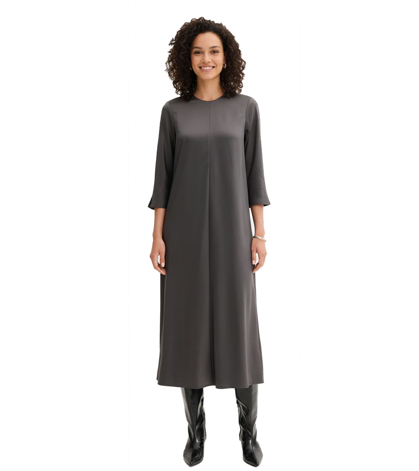 Robe midi élégante pour femme en satin brillant avec couture décorative, manches 3/4, grise 921267