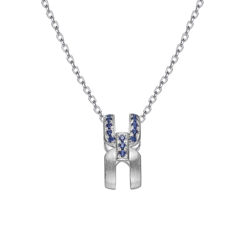 ALAIN MICHAL Intertwine Collier en argent givré Saphir