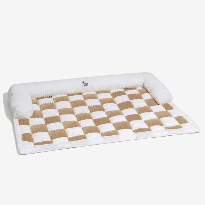FUNNYFUZZY Tapis protecteur pour chien à motif carreaux crème et café - Taille S