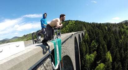 Saut à l'élastique depuis le Viaduc de la Recoumène près du Puy-en-Velay